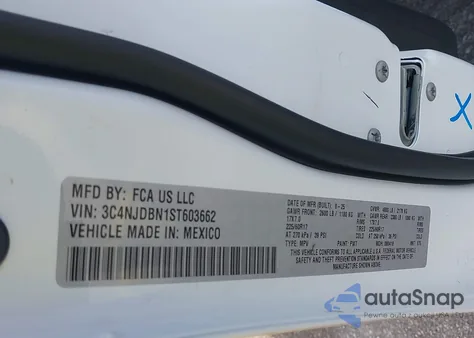 2025 Jeep Compass Latitude 4X4 z USA, uszkodzony, nr VIN 3C4NJDBN1ST603662